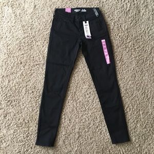 Levi’s Low Rise Jegging, NWT